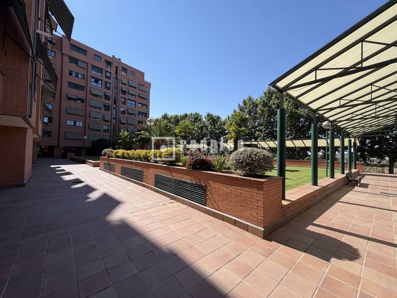 Foto c3259ed1-f817-420c-9027-df5b2be60255. Flat with heating parking pool in Pueblo Nuevo Madrid