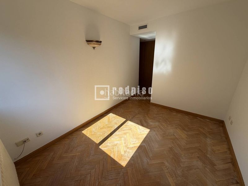 Foto fda44eb8-82ed-478e-8472-3f8e4877b6e3. Flat with heating parking pool in Pueblo Nuevo Madrid