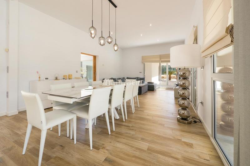 Foto 136dd2b1-1e18-48f7-8449-a40b78734900. Chalet exclusivo chalet de diseño en Villa de Otura