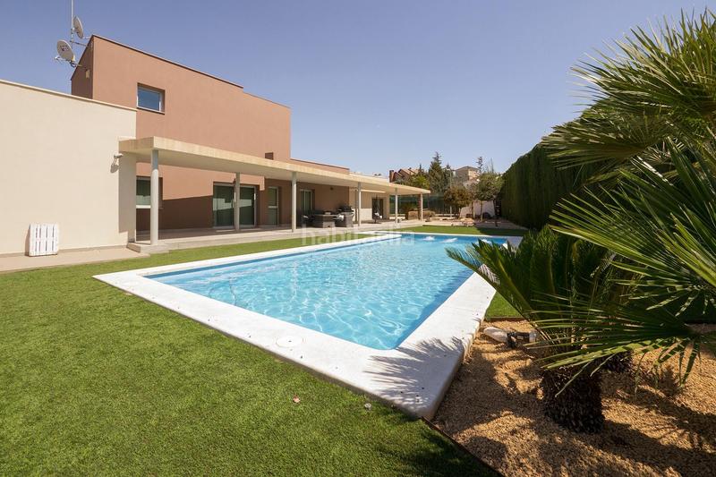 Foto abbf653f-0a49-42bf-adb9-90ab0e19371c. Chalet exclusivo chalet de diseño en Villa de Otura