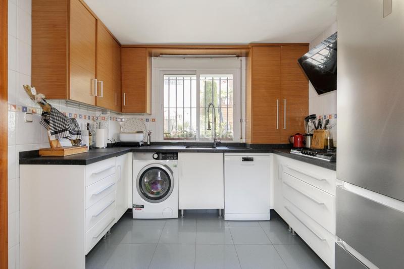 Foto 3a89e38e-3e11-43ae-8d4d-fa811e86cfe0. House with heating parking pool in Crta. De la Sierra Granada