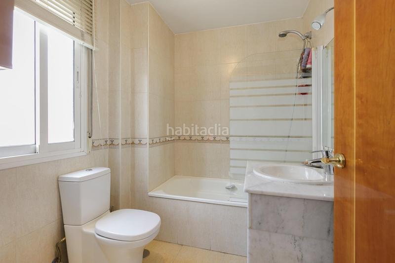 Foto cf608405-0382-40ba-9282-44f5b1f49340. House with heating parking pool in Crta. De la Sierra Granada