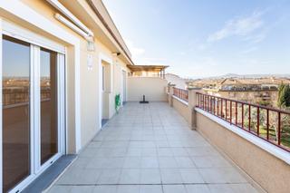 Dachwohnung  Calle gloria fuertes. Churriana de la vega