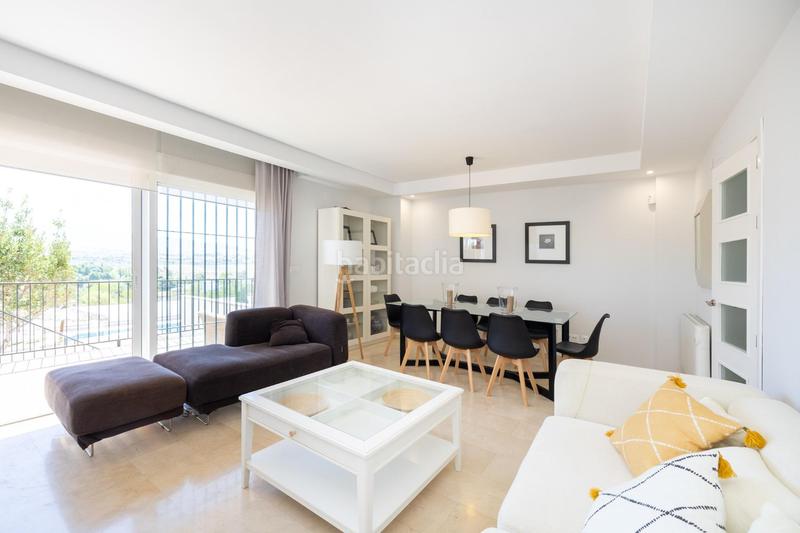 Foto 33750a11-7840-464a-83fd-ceaa4292ca15. Casa adossada amb calefacció aparcament piscina a Gabias (Las)