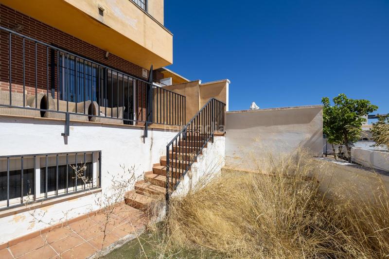 Foto 65231eab-07fe-4487-94e4-6a90c081b723. Casa adossada amb calefacció aparcament piscina a Gabias (Las)