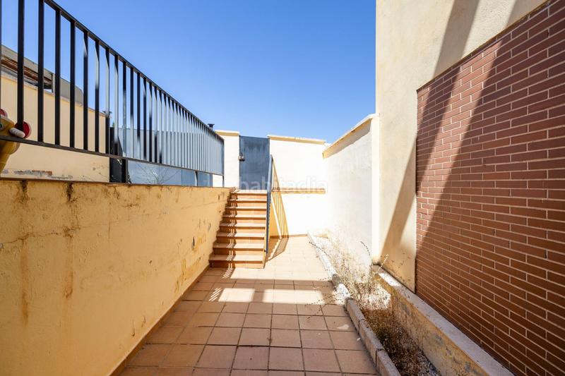 Foto dc978892-d753-423f-b664-8fee46cb3501. Casa adossada amb calefacció aparcament piscina a Gabias (Las)