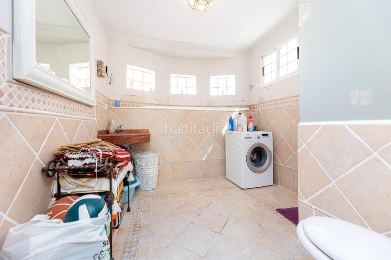 Foto 28abe0b7-02ba-4ac3-b9d1-26213cdf4583. Casa amb calefacció aparcament piscina a Crta. De la Sierra Granada