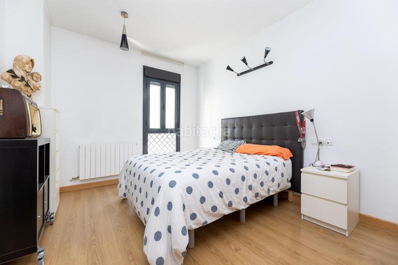 Foto 153a2f34-3cd6-4ec7-9b2f-88f21a431f0a. Pis amb calefacció aparcament a Barrio de Zaidín Granada