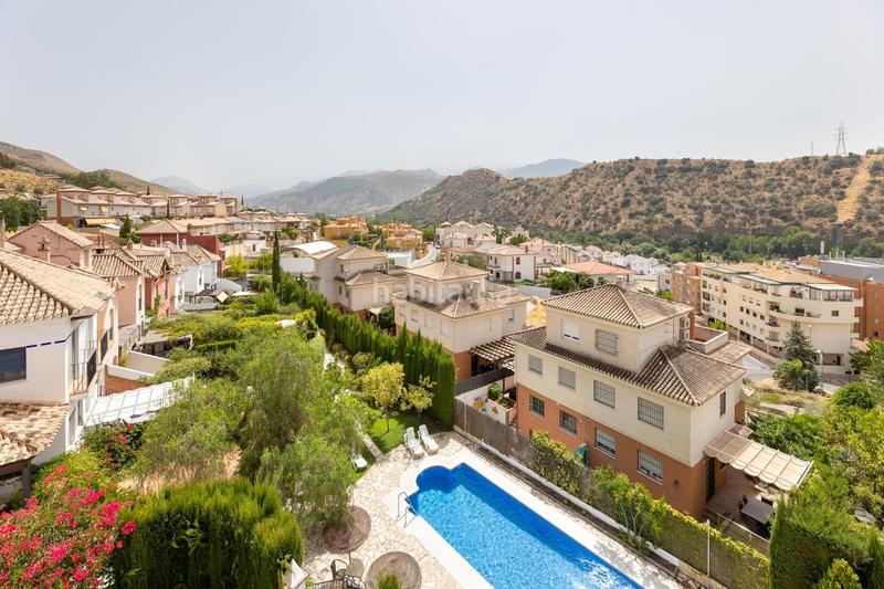 Foto 1e645e62-f5d3-4b3d-aec0-d28789a35953. Semi detached house with heating parking pool in Crta. De la Sierra Granada