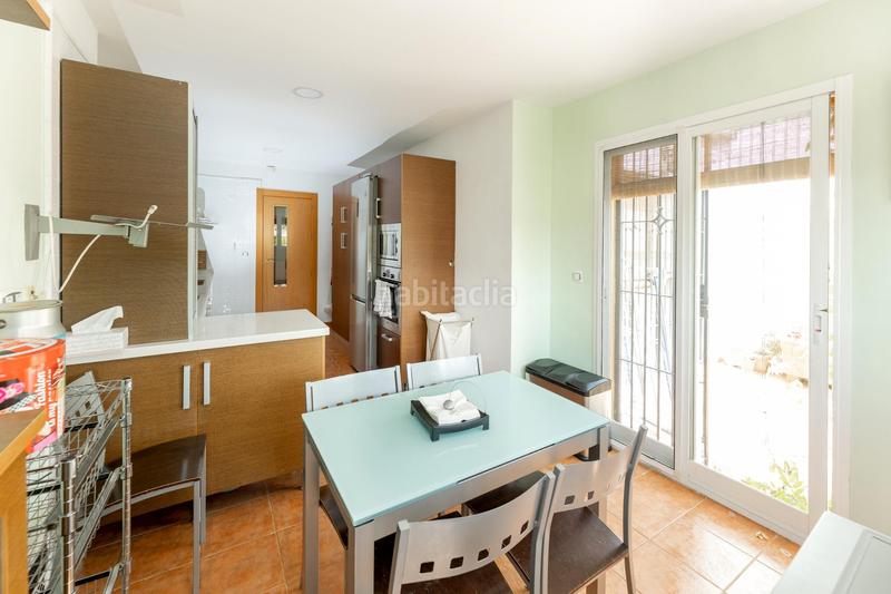 Foto 4ebb2fe3-c45f-4ba8-a08f-d914ef66b2a7. Semi detached house with heating parking pool in Crta. De la Sierra Granada