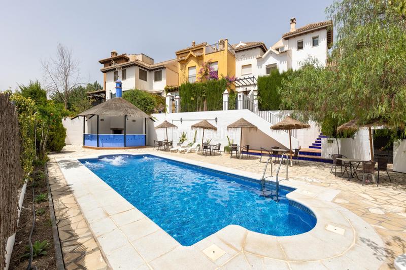 Foto 844eb13e-5698-4c41-8d2d-d1eb1e85758f. Semi detached house with heating parking pool in Crta. De la Sierra Granada