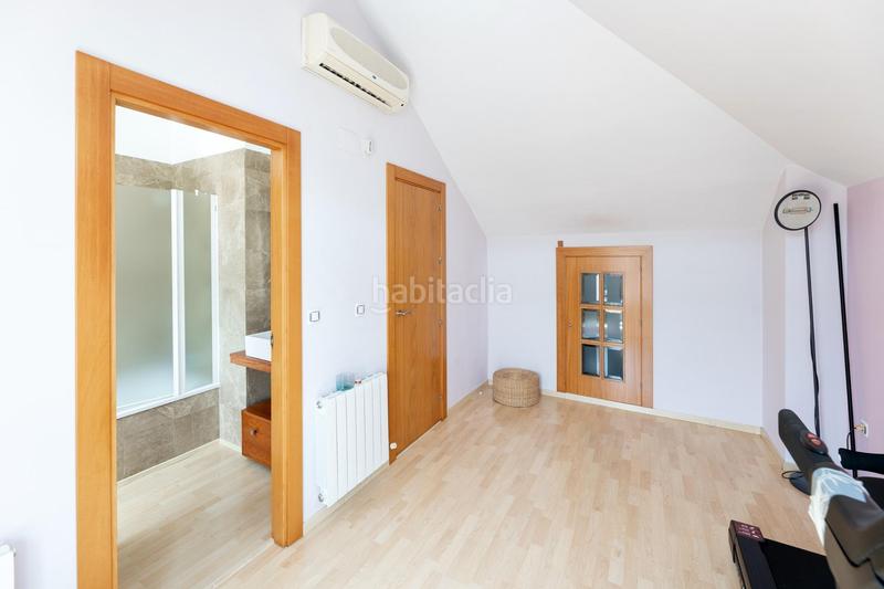 Foto ede65319-7741-4822-ac71-55cc8552c48a. Semi detached house with heating parking pool in Crta. De la Sierra Granada