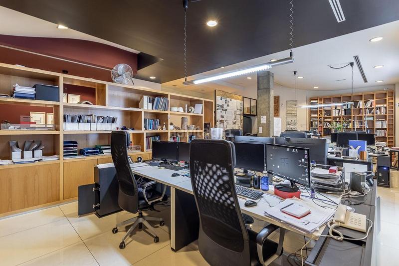 Foto 8d910929-6b39-4e50-97c2-97b1fb8131ab. Local comercial gran oficina en La Cruz Granada