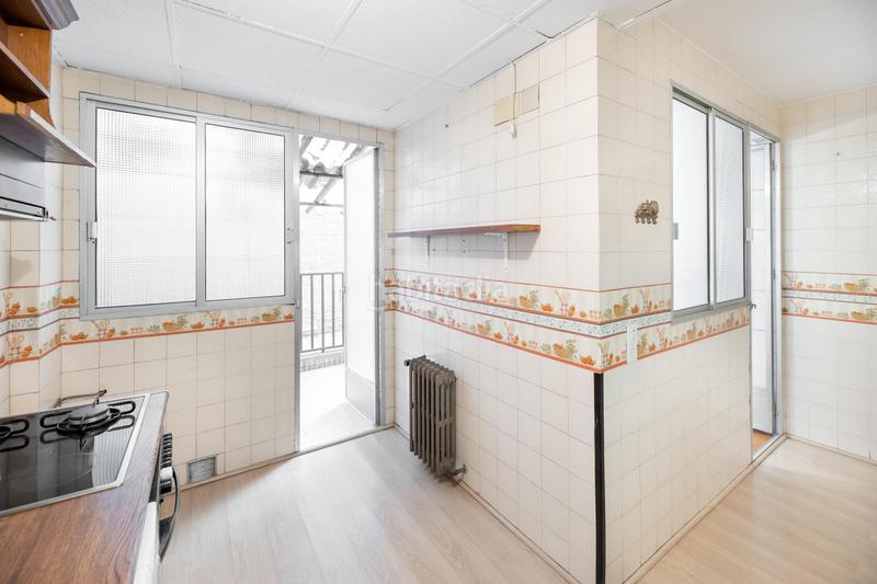 Foto 1ad92bc2-53da-4ede-bcaf-3c3c8dc95893. Flat in avenida divina pastora 7 bloque 2 7 in San Ildefonso Granada