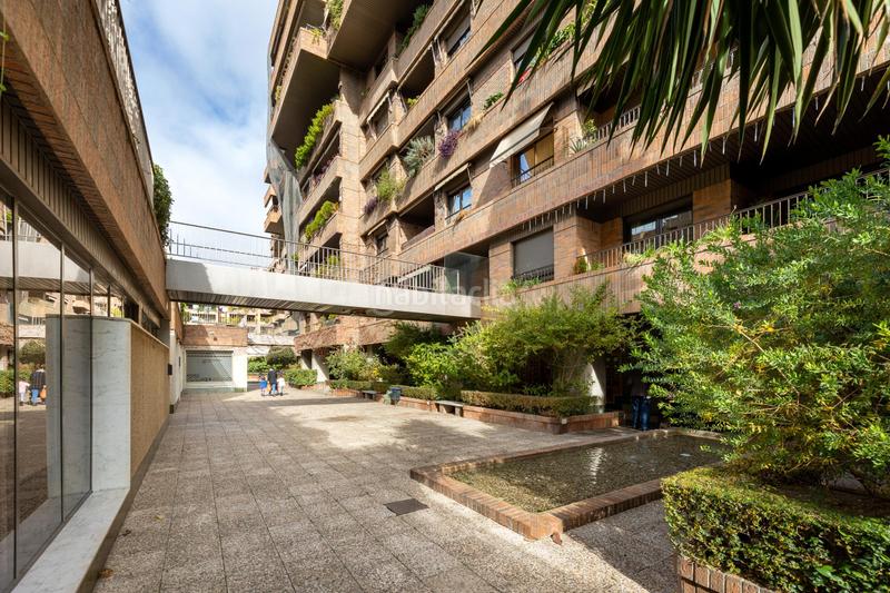 Foto a903858f-5b6d-4731-84c0-8bcc28aae65f. Flat in avenida divina pastora 7 bloque 2 7 in San Ildefonso Granada