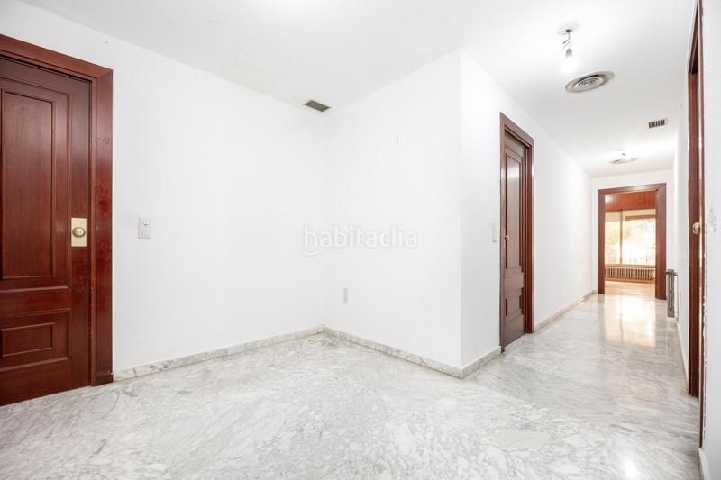 Foto c30ad689-6a4f-4027-a467-f177d618f172. Flat in avenida divina pastora 7 bloque 2 7 in San Ildefonso Granada