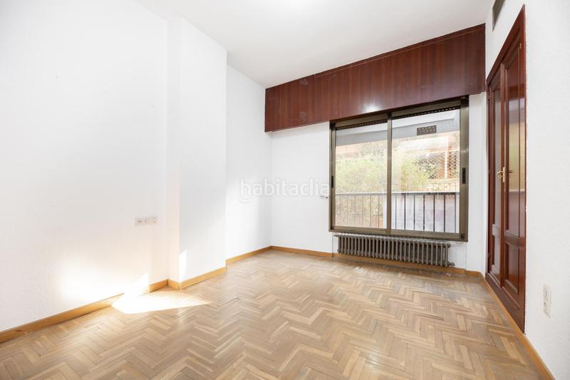 Foto c3481317-964e-475e-a30f-b7c550a7f204. Flat in avenida divina pastora 7 bloque 2 7 in San Ildefonso Granada