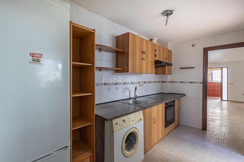 Foto ee3fd3e5-bbee-4eaf-b432-b20994d1736f. Casa adosada adosado con dos viviendas independientes ideal para vivir o invertir! en Armilla