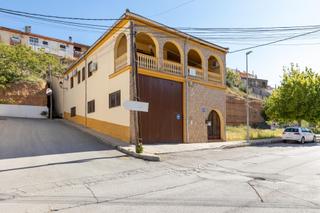 Casa  Calle ganivet. Venta de casa  local almacén de 145 m2 en iznalloz granada