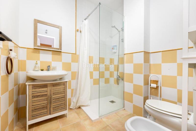 Foto b0253bc8-df56-4856-8661-fcd4e9b278dd. Apartamento venta de apartamento con licencia turística junto a gran vía en Granada