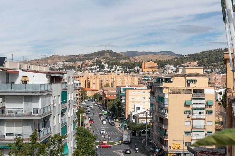 Foto 46776292-7ece-4d35-9b45-d83e3fd19bff. Attico in Barrio de Zaidín Granada