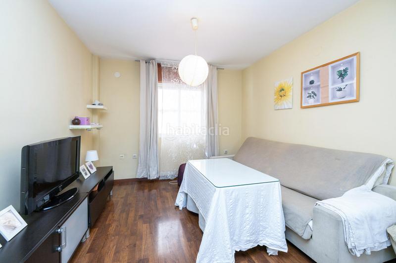 Foto 5ea0d05e-fc00-4f15-8146-57fe32f35985. Semi detached house with parking in Huétor Vega