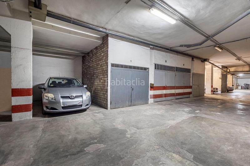 Foto c791b7dd-07a7-4b7c-8b7f-b1e6d2c0f398. Flat with parking in Pajaritos Granada