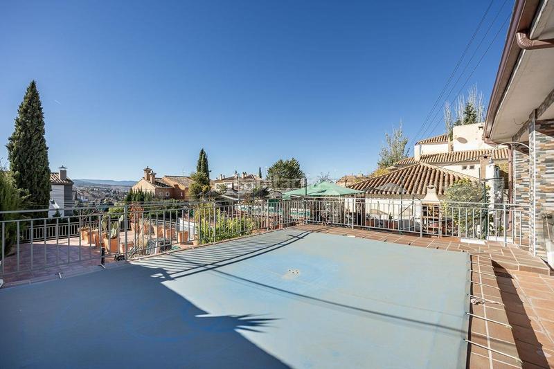 Foto b974e0c9-37c8-47fe-b8d1-3c2494d9a099. Casa a schiera con parcheggio piscina in Barrio de la Vega Monachil