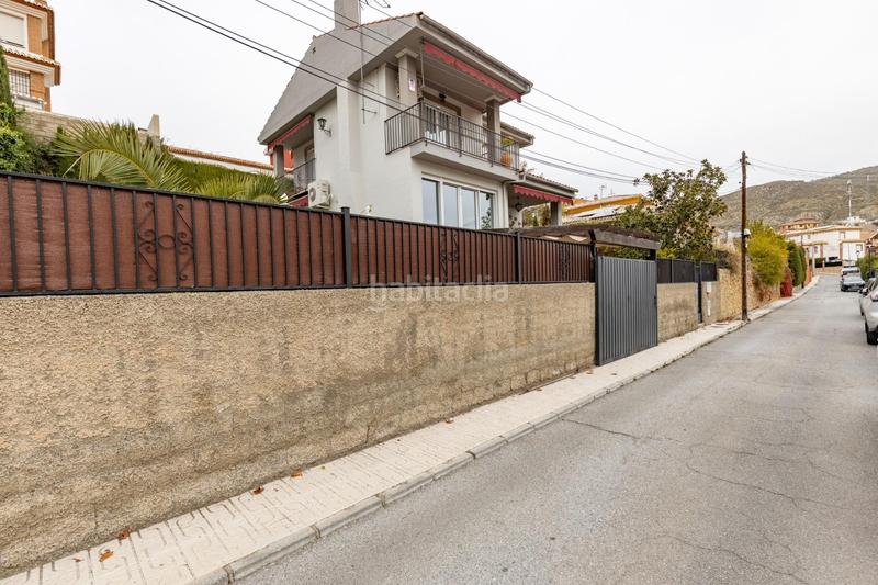 Foto 1a7ec5dc-093d-423a-85bb-7147763edc71. Casa en magnolios 8 chalets con piscina y zonas verdes en los pinillos en Pinos Genil