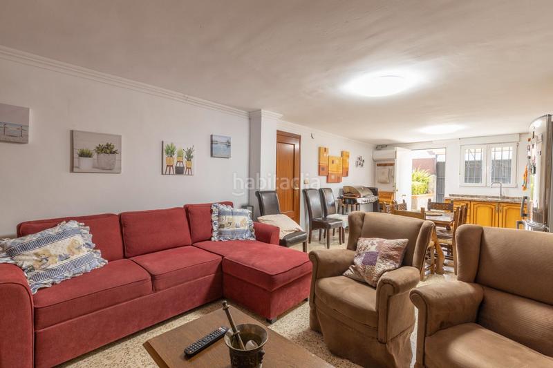 Foto cddfcc49-2972-4925-8a3e-a67c1260f8f0. Casa en magnolios 8 chalets con piscina y zonas verdes en los pinillos en Pinos Genil