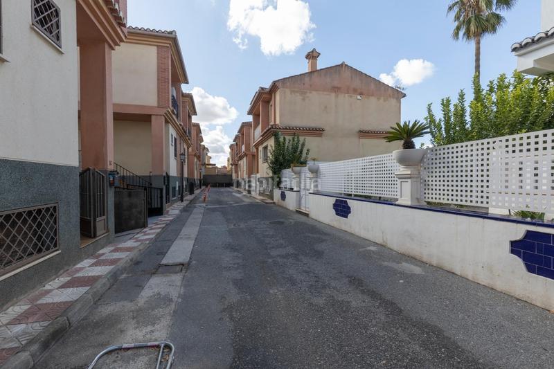 Foto a9c54b28-29f2-4264-b798-75345d0b43bc. Casa adossada amb calefacció aparcament a Cájar