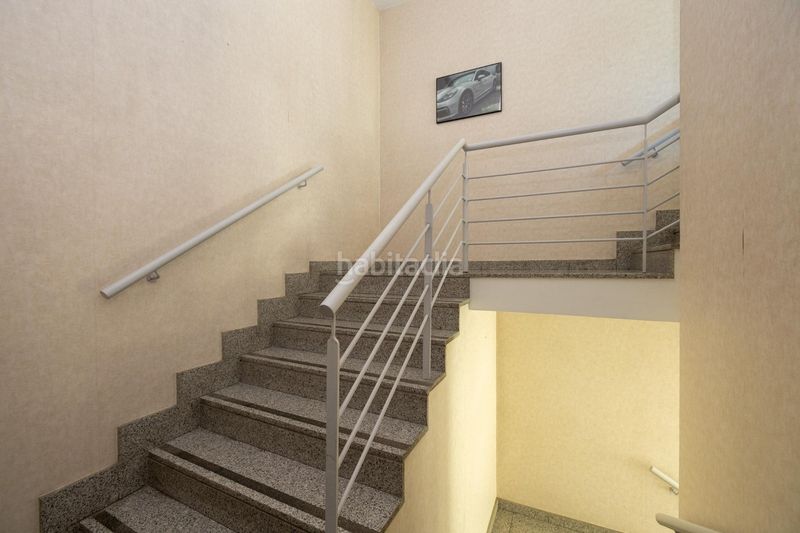 Foto e6a9a22e-a256-452c-969d-b18bc41e9cc1. Edifici a Peligros