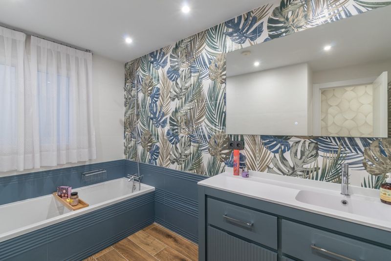 Foto 8a0a0f89-53c5-46a6-9999-3b9745ed9cf8. Casa amb aparcament a Peligros