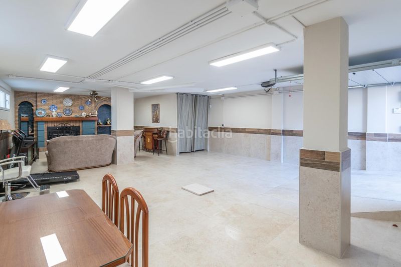 Foto d4fa24d1-c878-4535-ba8e-614b421379dc. Casa amb aparcament a Peligros