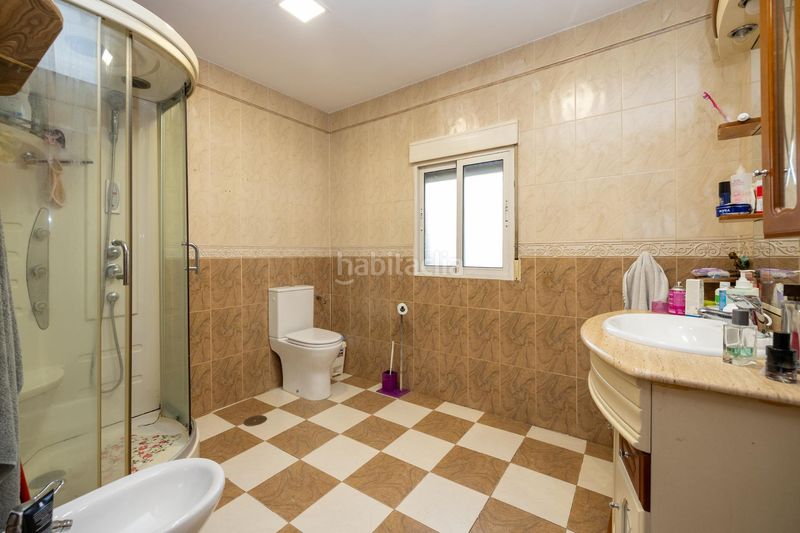 Foto 1f78d8db-3cfe-4bcd-836c-d3881f85f3b0. Casa adossada a ogijares 18 a Avda. De los Ogíjares Armilla