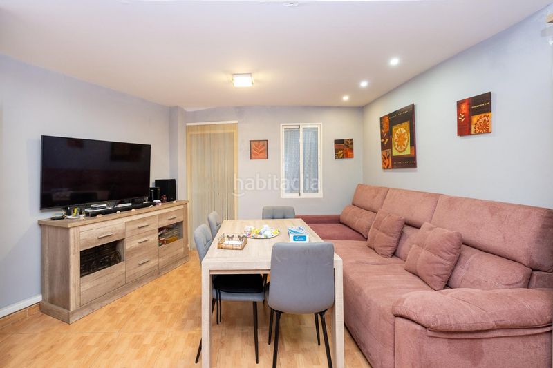 Foto a8d290f5-e336-4848-9c26-3561efe5ee5a. Casa adossada a ogijares 18 a Avda. De los Ogíjares Armilla