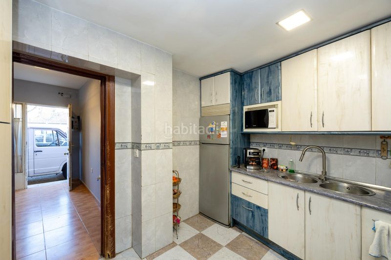 Foto e808a14f-678c-4bea-80f3-85d5b8ede396. Casa adossada a ogijares 18 a Avda. De los Ogíjares Armilla