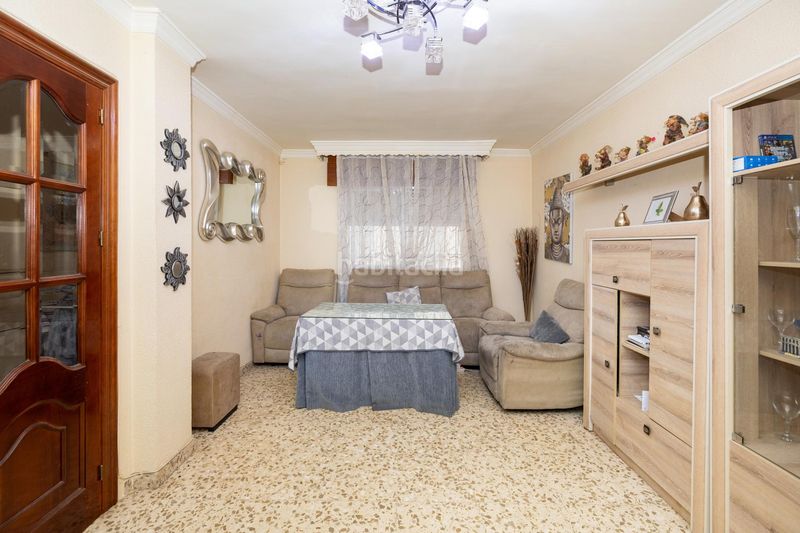 Foto 0777a946-6224-41af-bcce-e991f4a05303. Casa adossada amb aparcament a Atarfe