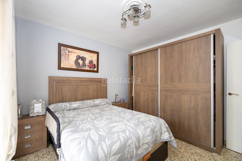 Foto 15e9c5d2-fcce-4adc-81d9-891e03f4e8af. Casa adossada amb aparcament a Atarfe