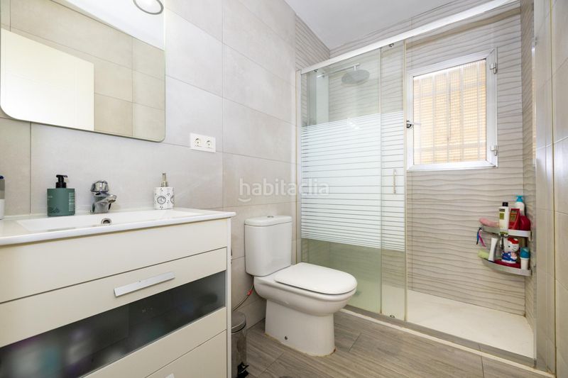Foto a9175ad1-ec85-450f-baa6-9e03e915aa03. Casa adossada amb aparcament a Atarfe