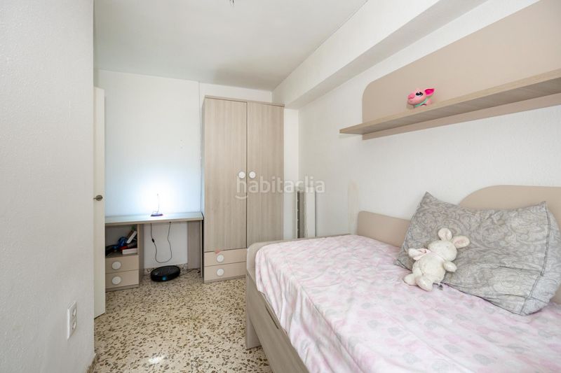 Foto babb433b-5d6a-42ef-9341-77abdee7ea59. Casa adossada amb aparcament a Atarfe