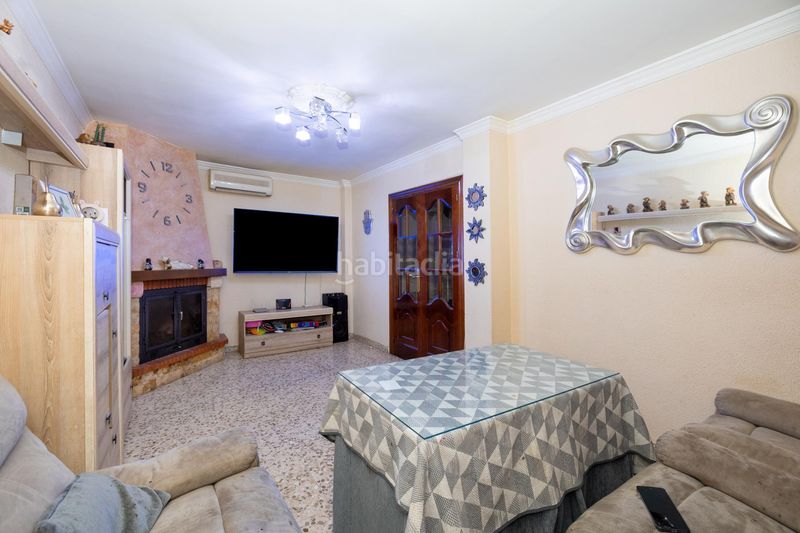 Foto e4c39c3a-35ea-4398-8f2f-c031a0c0bcff. Casa adossada amb aparcament a Atarfe
