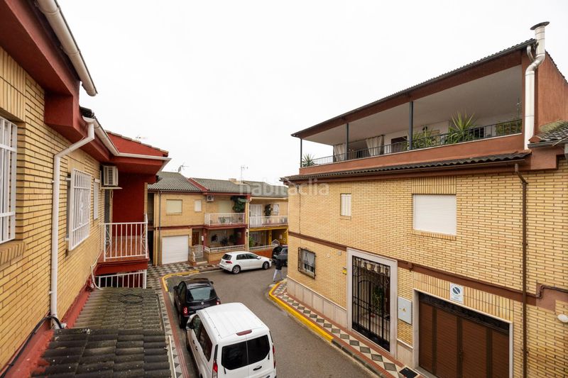 Foto effd2df2-9788-4cf8-a233-cdf8db5505b2. Casa adossada amb aparcament a Atarfe