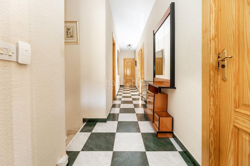 Foto 3a574119-2636-4fb3-b728-378b3fa4f3bc. Casa amb aparcament a Maracena
