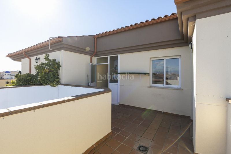 Foto c0a2f06a-f6e2-43d5-86c5-ac687026be09. Àtic amb aparcament a Cúllar Vega