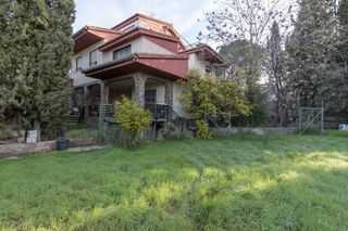 Casa a Calle de las infantas 3. Excepcional inmueble en la zubia con numerosas posibilidades!!!!