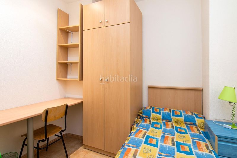 Foto e272a131-f7b4-4382-9dfa-e6fdd97feb9a. Edifici a Centro - Sagrario Granada