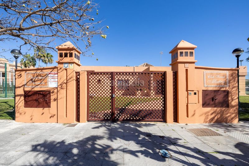 Foto 24396bb3-0a0b-44da-bf11-851d7d76ae42. Àtic amb aparcament piscina a Playa de Granada Motril