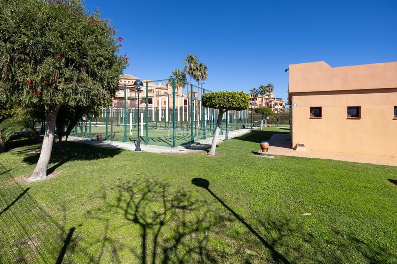 Foto eb25dae7-18a3-423e-853c-7d5a6fa4d1d8. Àtic amb aparcament piscina a Playa de Granada Motril