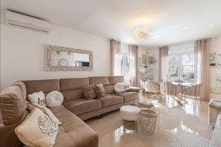 Chalet à Peligros. Diseño de lujo a un paso de granada